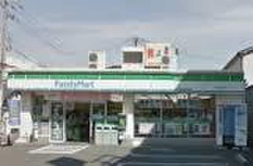 ファミリーマート(コンビニ)まで700m ゼンコウコ－ポラス５