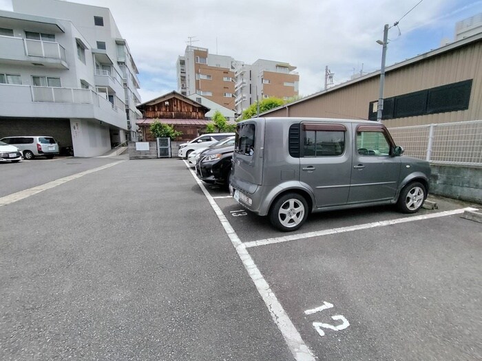 駐車場 パインベルテ御陵