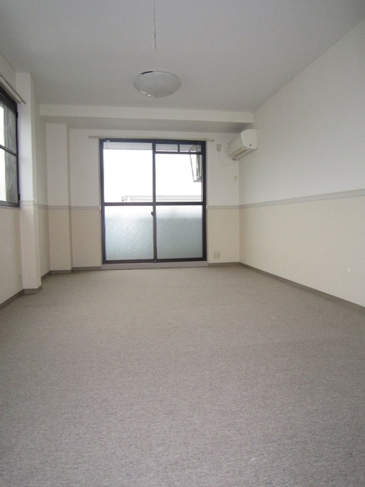 居室 ヴィラクサツ