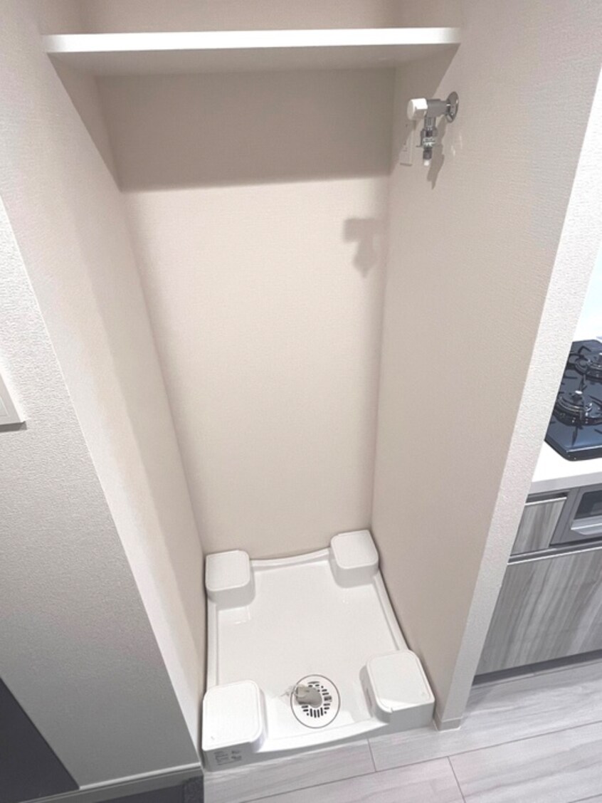 洗濯機置場 ﾌﾟﾚｻﾝｽ東三国ｴﾝﾌﾞﾚｲｽ(401)