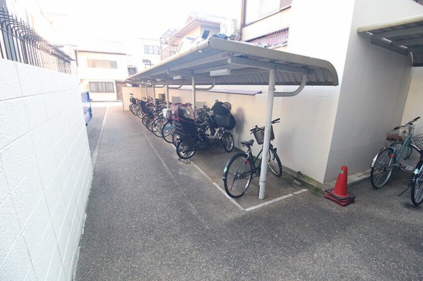 駐輪場 Uresidence二条城