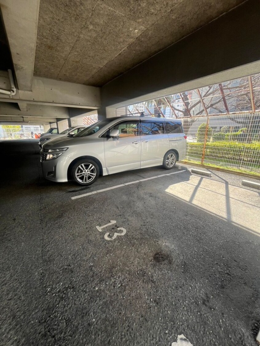 駐車場 日宝サンフラッツ東平