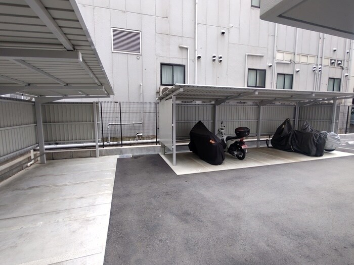 バイク置き場 RJRプレシア江坂駅前