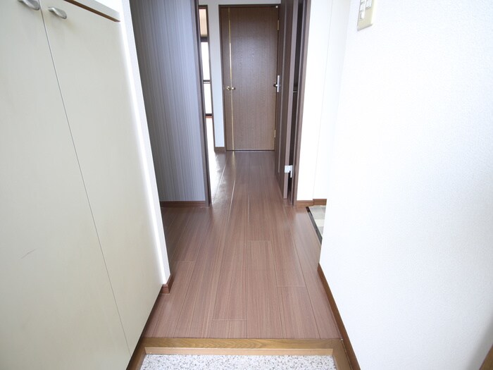 玄関 エステ－トピア阪口