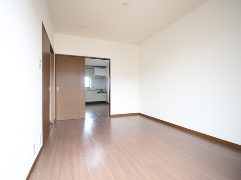 居室 エステ－トピア阪口