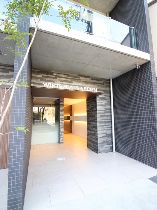 エントランス部分 ＷＩＳＴＥＲＩＡ　ＧＡＲＤＥＮ