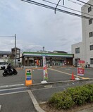 ファミリーマート(コンビニ)まで241m グランドール山口