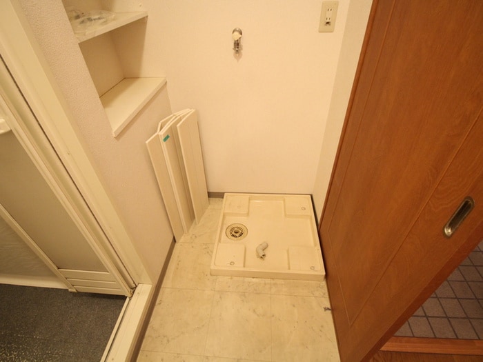 洗濯機置場 ﾎﾞﾇｰﾙ千里中央弐番館