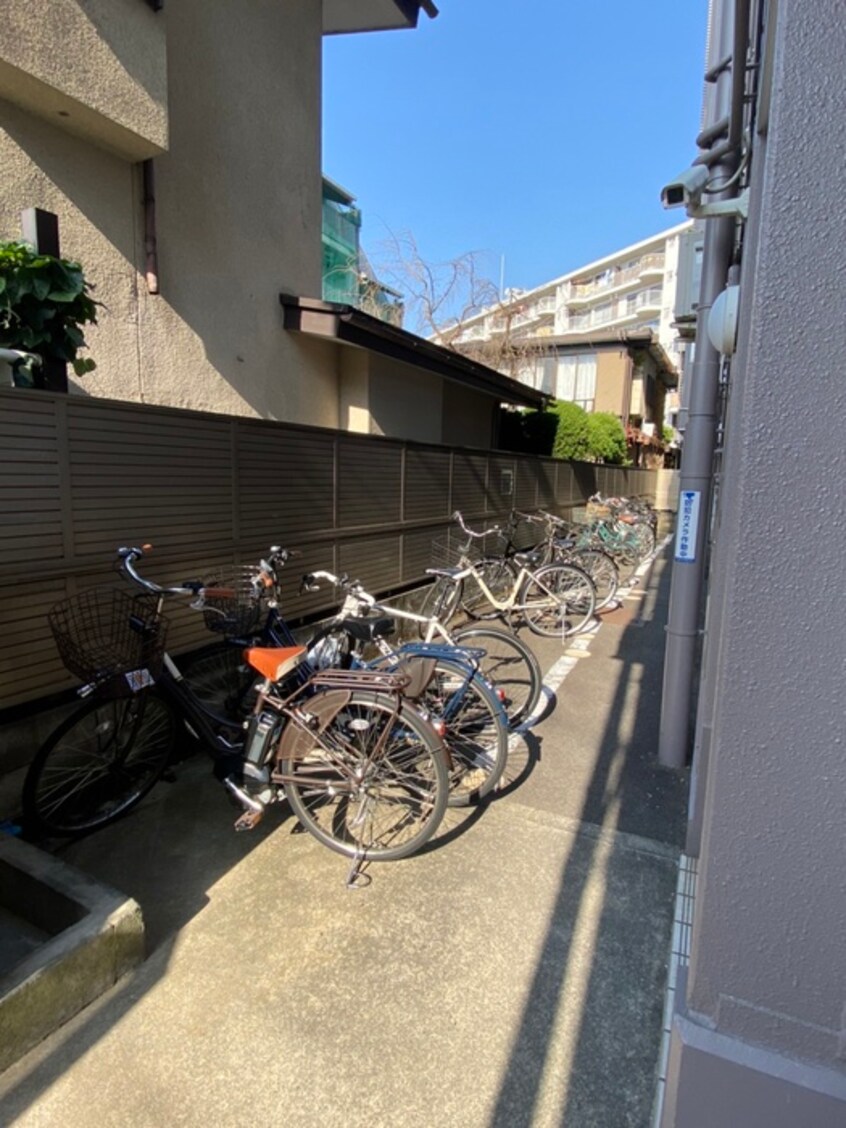 バイク置き場 K FLAT