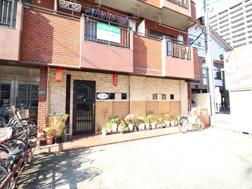 駐車場 日誠マンション