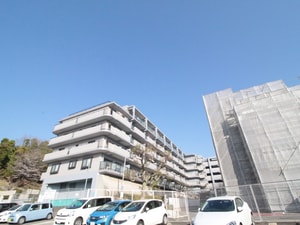 ｻﾝﾏﾝｼｮﾝｱﾄﾚ香里ヶ丘（４０６）