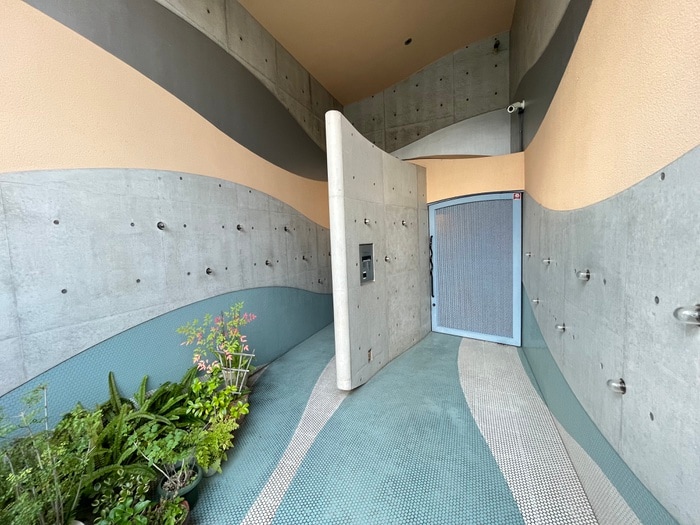 エントランス部分 マナ－ハウス