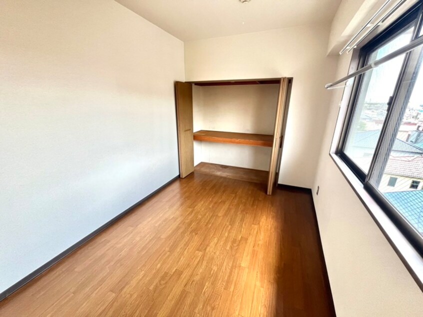 居室 光陽川西マンション