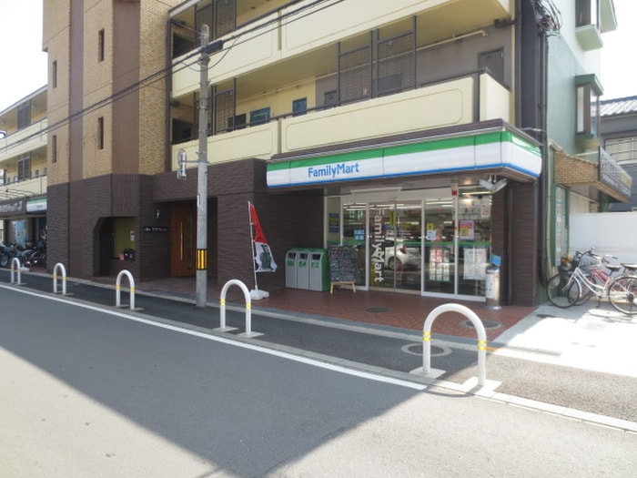 ファミリーマート 東大阪大蓮南店(コンビニ)まで496m カトルセゾン