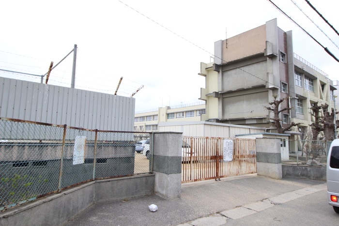 東大阪市立長瀬南小学校(小学校)まで1200m カトルセゾン