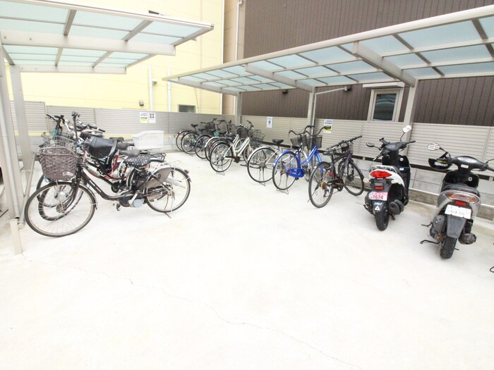 駐輪場 レクラン七道
