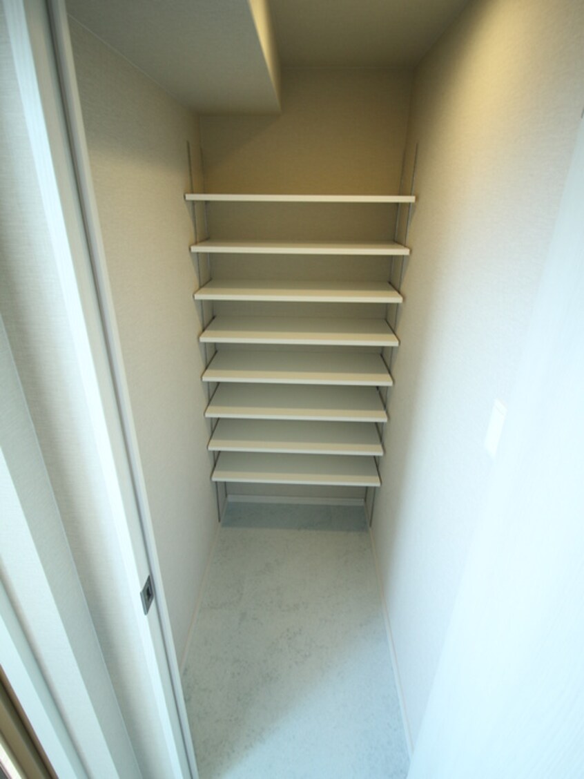 靴箱 La Douceur門真