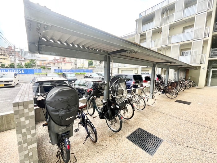 駐輪場 クレセント千里中央
