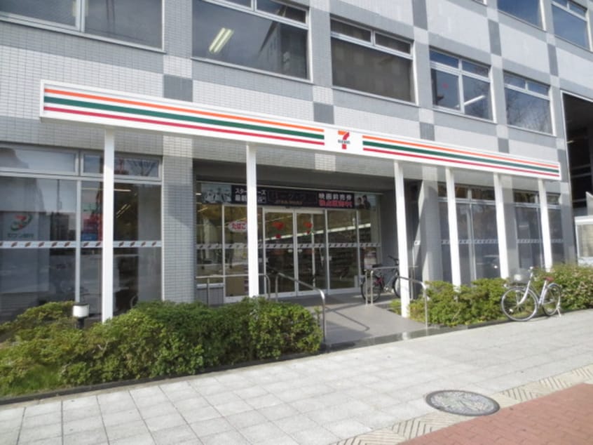 セブンイレブン(コンビニ)まで145m ＧＬＡＳＨＡＵＳ