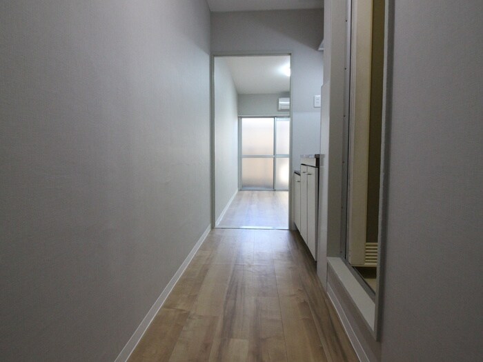 廊下 プラットホーム七道