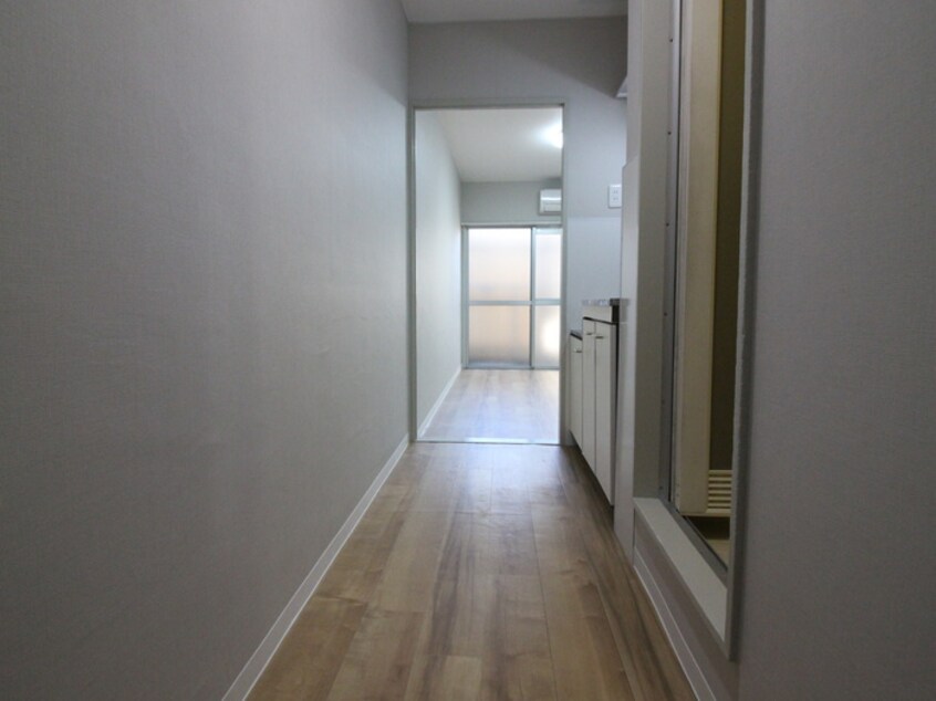 廊下 プラットホーム七道