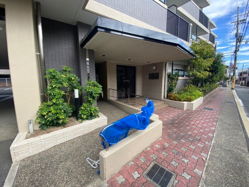 エントランス部分 中村館