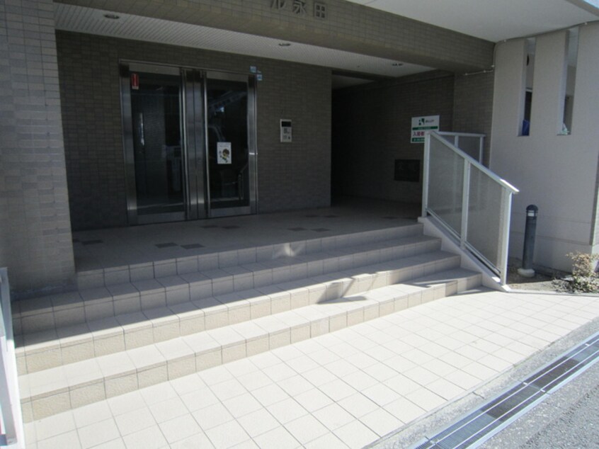 エントランス部分 アモ－ル永田