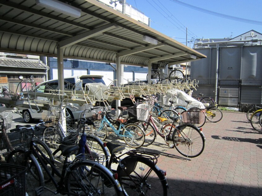 駐輪場 アモ－ル永田