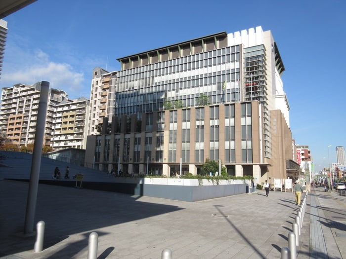 灘区役所(役所)まで657m フェリス六甲