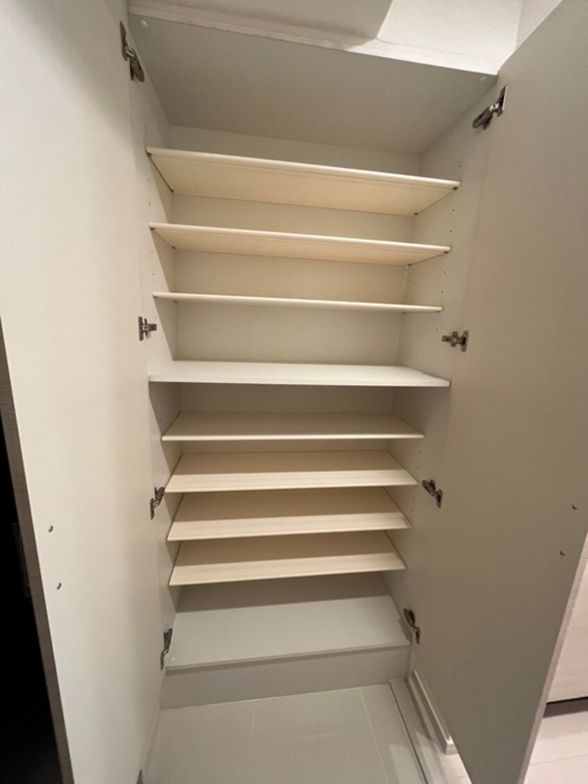 靴箱 ﾌｧｰｽﾄｽﾃｰｼﾞ梅田ＷＥＳＴ(407)