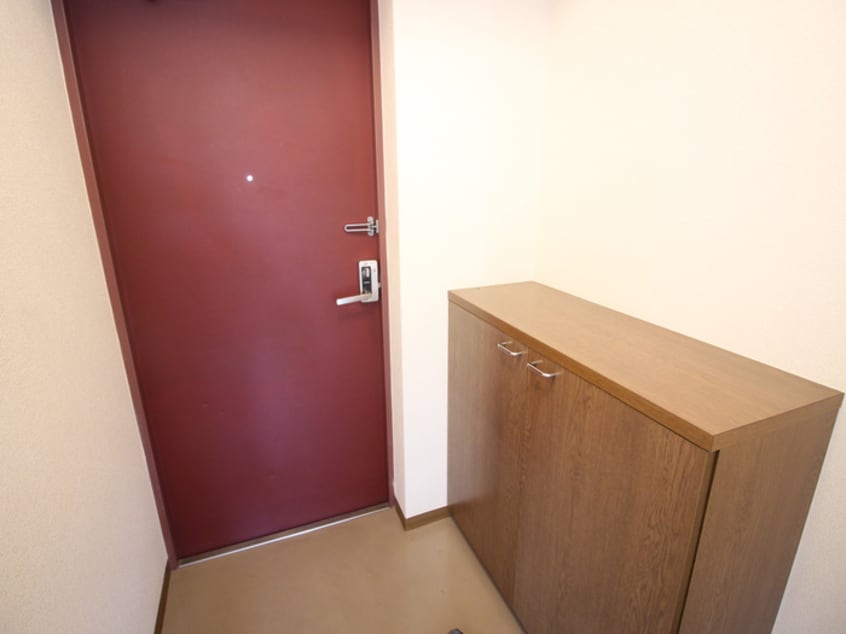 玄関 コルナス西館