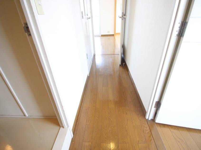 廊下 コルナス西館