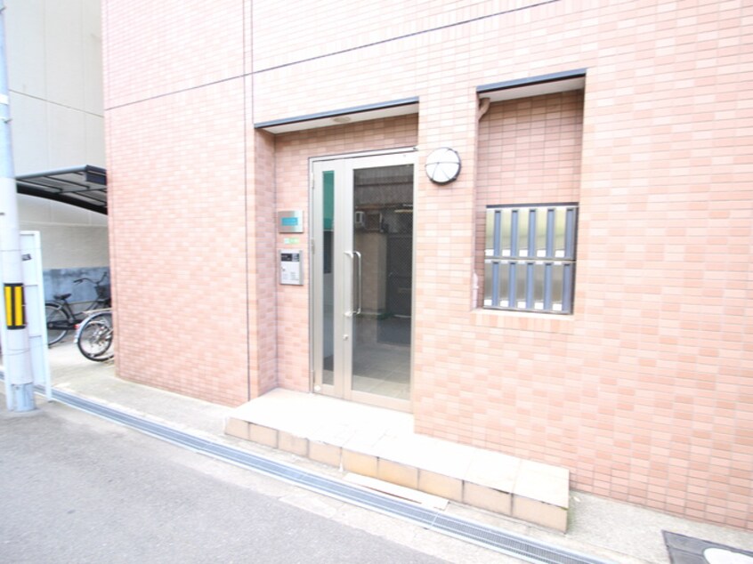 エントランス部分 クロスヴィーチェ京橋