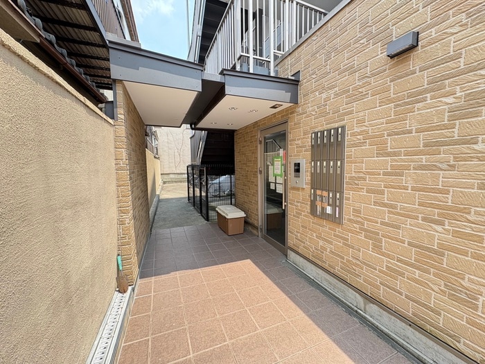 エントランス部分 シャイン帷子ノ辻