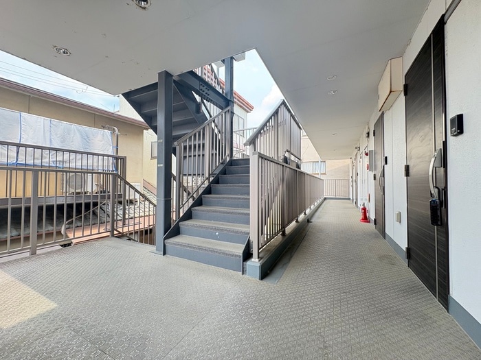 エントランス部分 シャイン帷子ノ辻