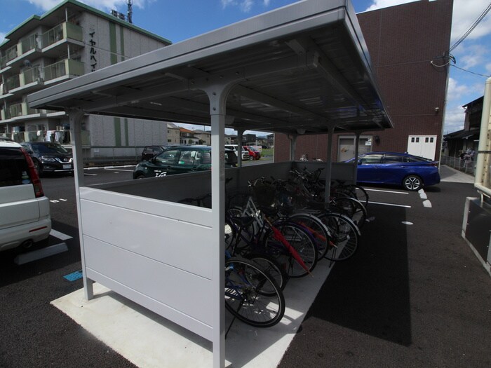 駐輪場 GREEN AWAY