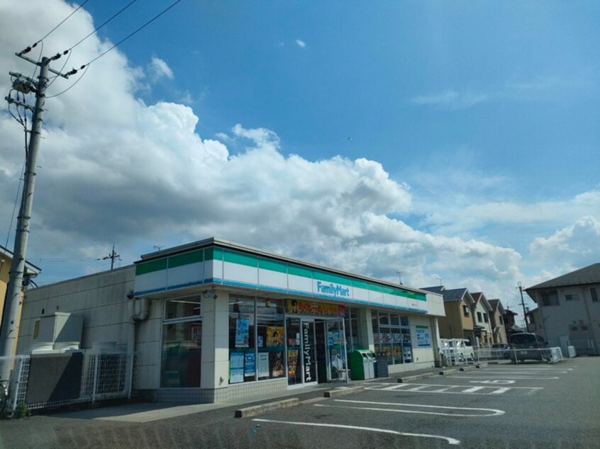 ファミリーマート栗東小平井店(コンビニ)まで350m GREEN AWAY