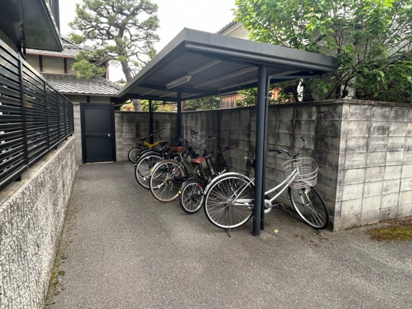 駐輪場 ジュノア神足