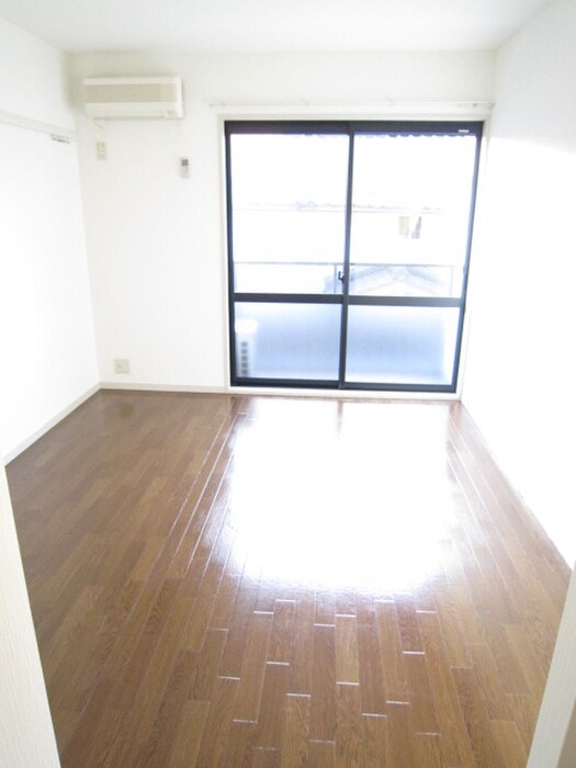 居室 ジュノア神足