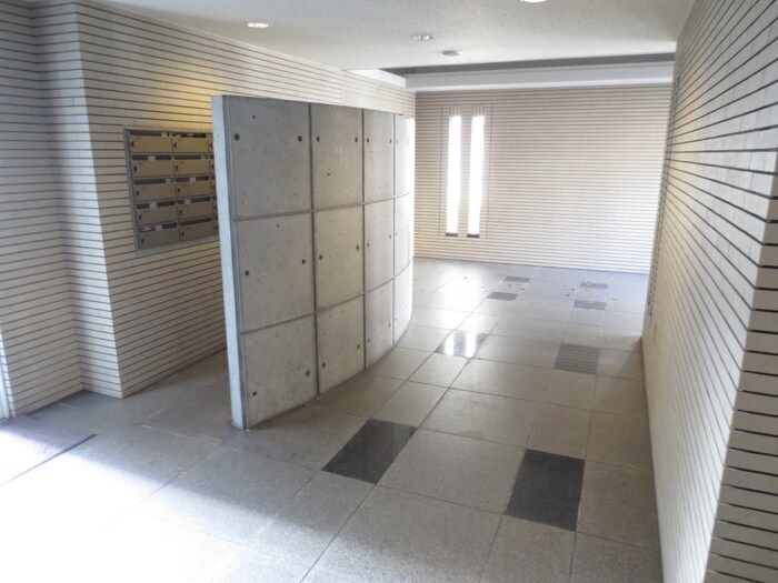 エントランス部分 マンションあぜりあ