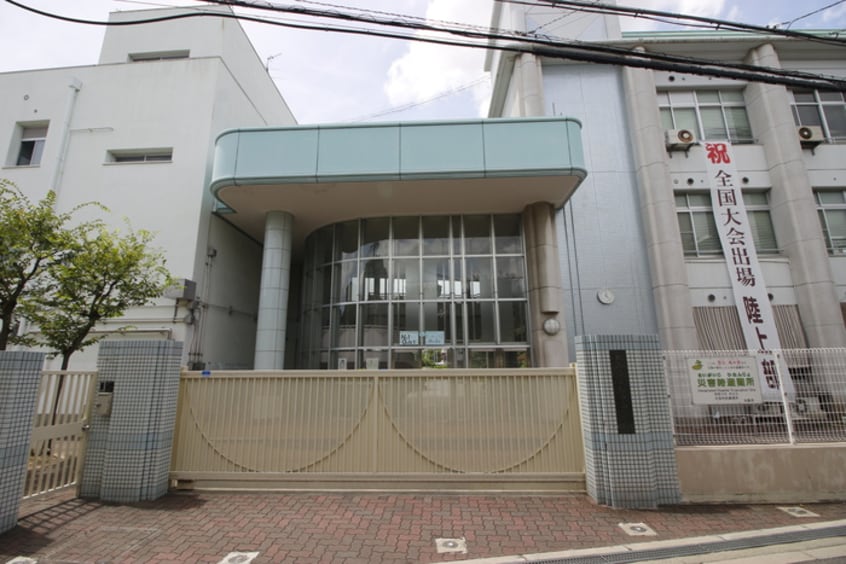 大阪市立松虫中学校(中学校/中等教育学校)まで200m ヴェルデベージュ