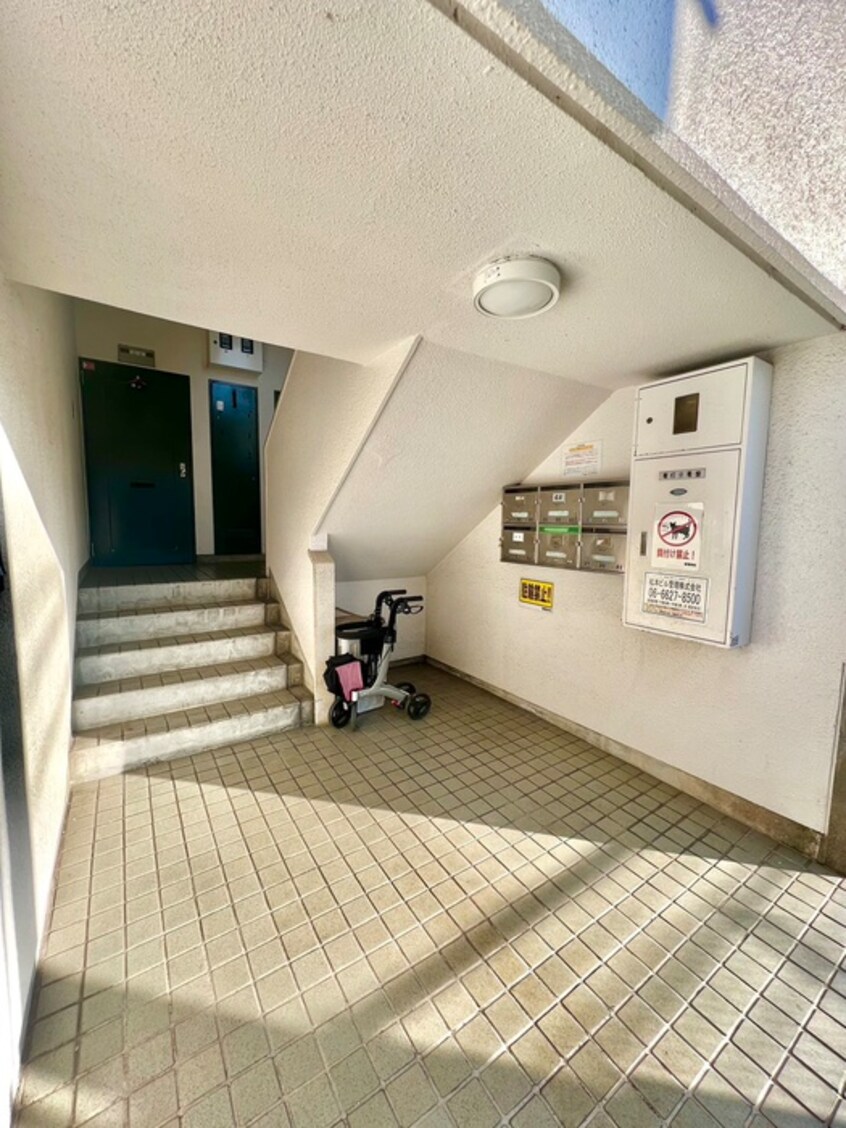 エントランス部分 クローカスハイツ