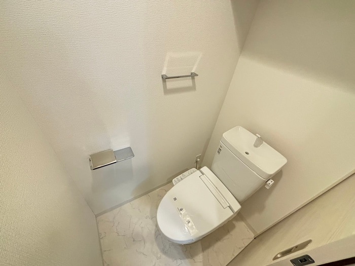 トイレ LIVIAZ NAMBA KRASS