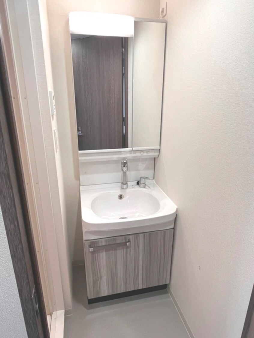 洗面 ﾌﾟﾚｻﾝｽ東三国ｴﾝﾌﾞﾚｲｽ(403)