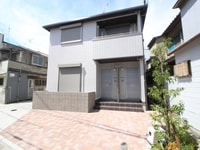 アンジュール　トミ