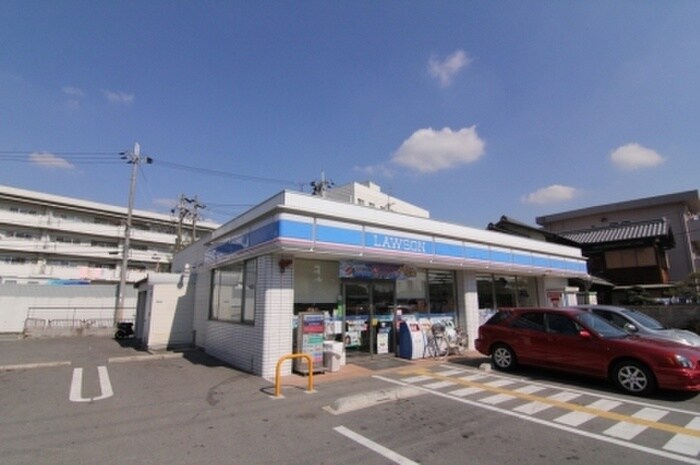 ローソン尼崎田能二丁目店(コンビニ)まで668m ファミールハイツ