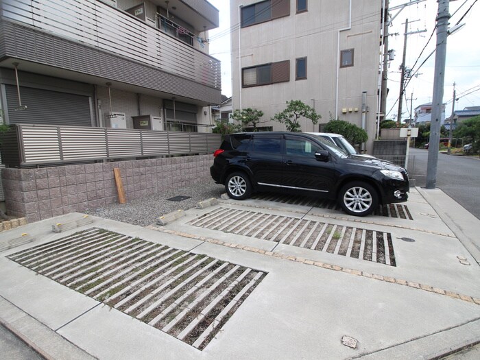 駐車場 メゾンルシェル