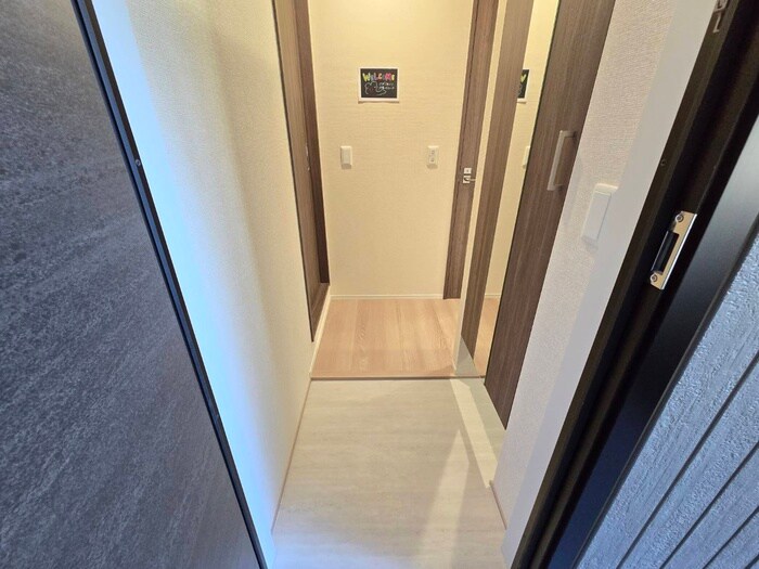 玄関 GRAMM六地蔵A棟
