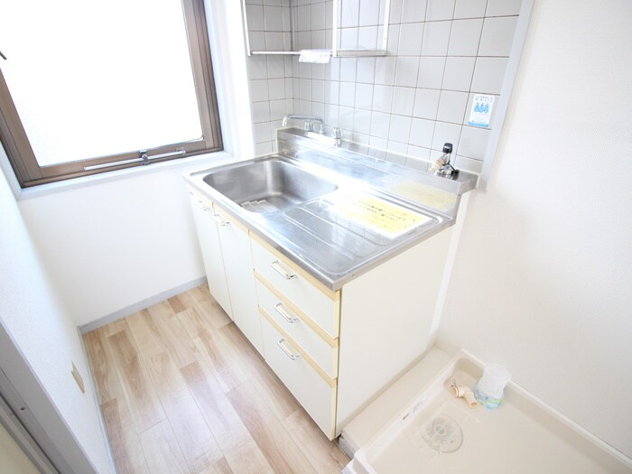 キッチン レジーナＡＩＺＥＮ