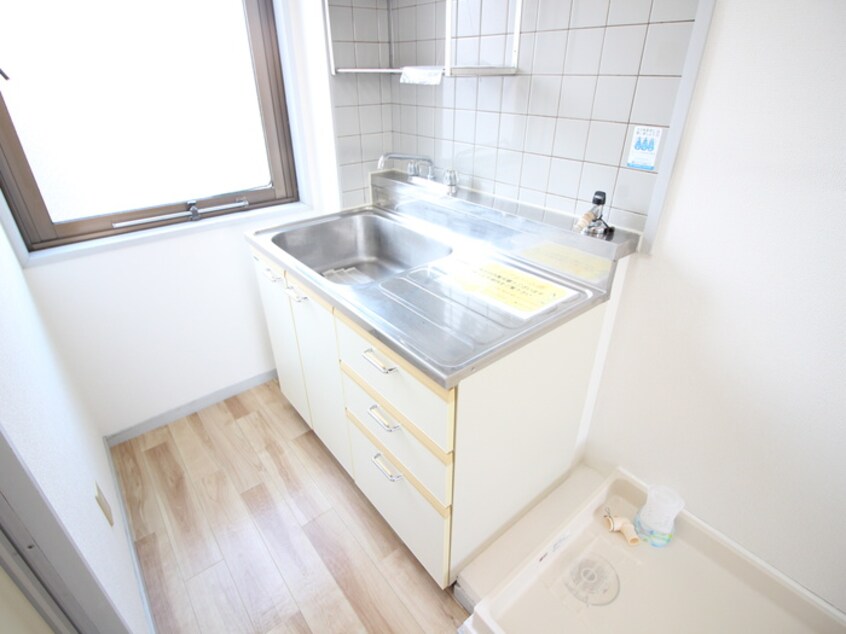 キッチン レジーナＡＩＺＥＮ